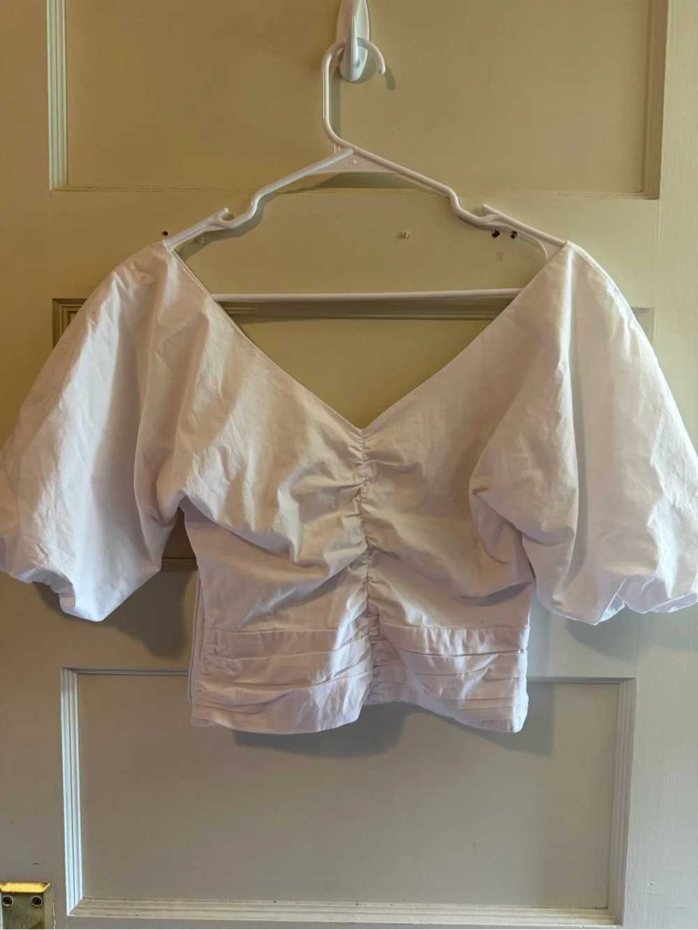 STAUD White Puff-Sleeve Ruched V-Neck Crop Top